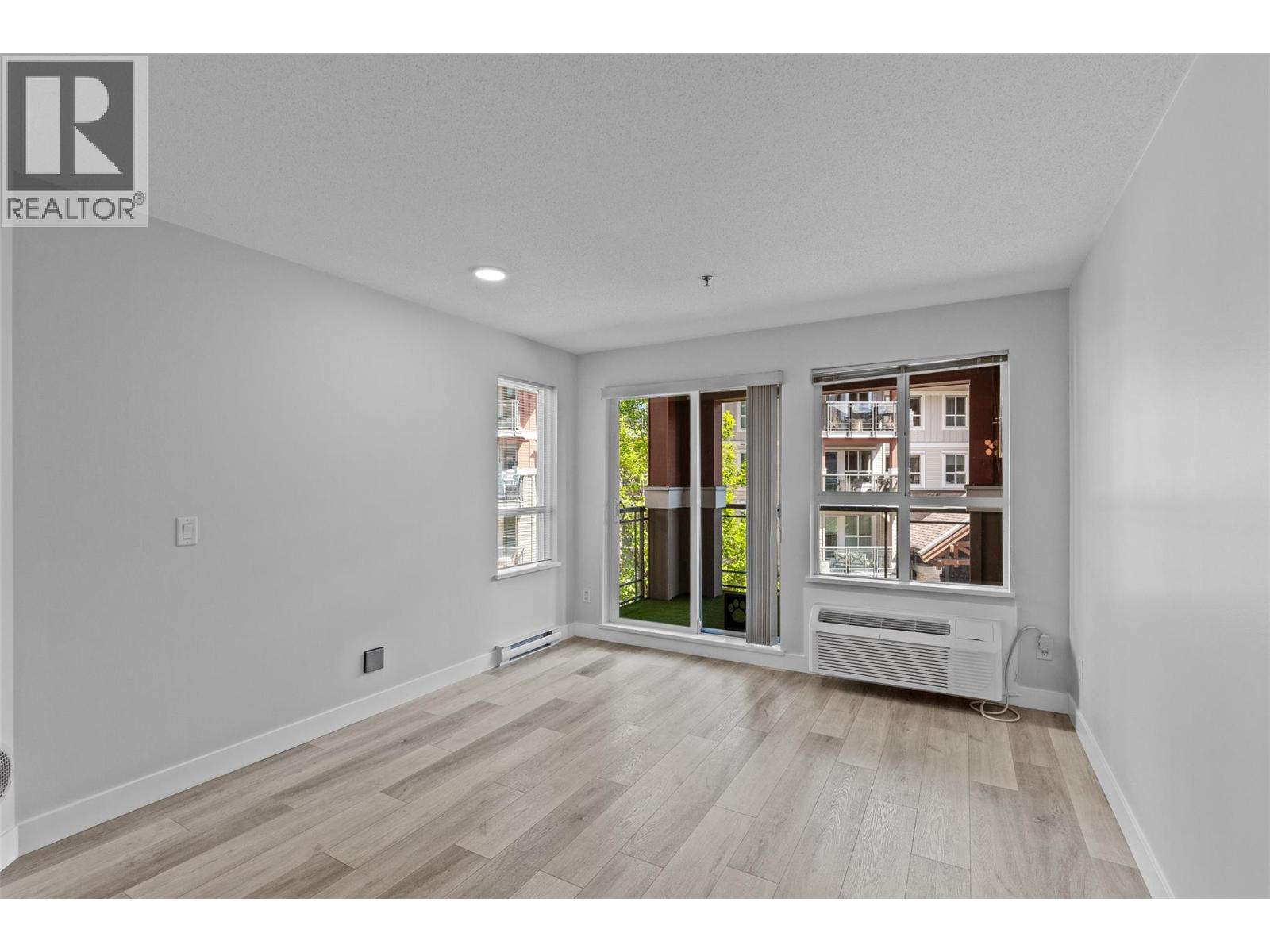 319 1083 Sunset Drive, Kelowna