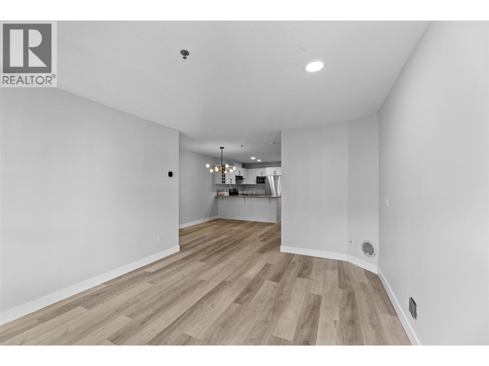 319 1083 Sunset Drive, Kelowna