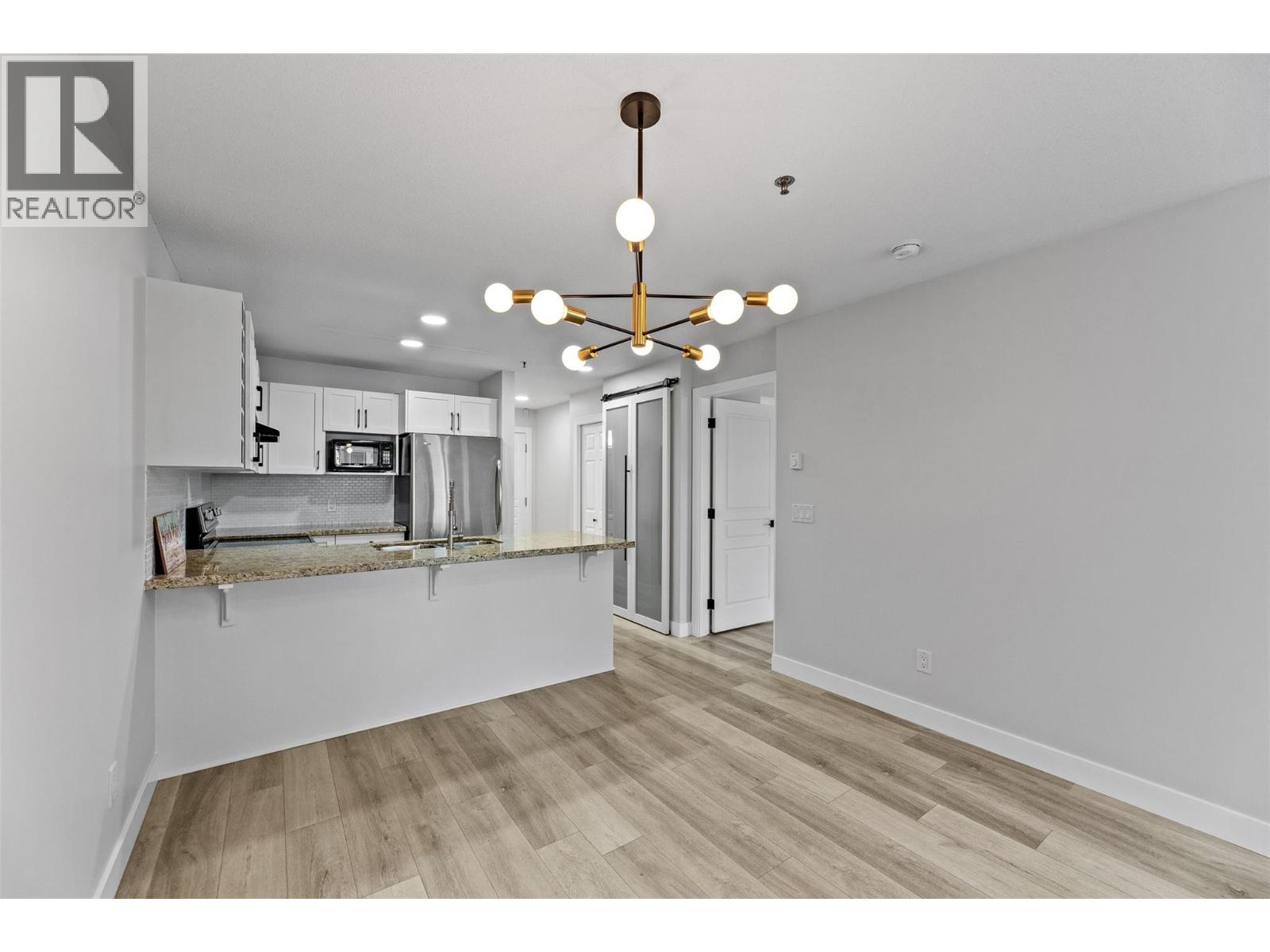 319 1083 Sunset Drive, Kelowna