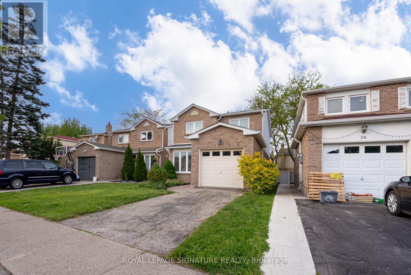 Photo 1 of 36 Denlow Drive, Brampton ON