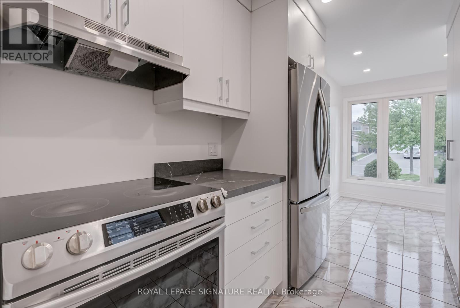 Photo 13 of 36 Denlow Drive, Brampton ON