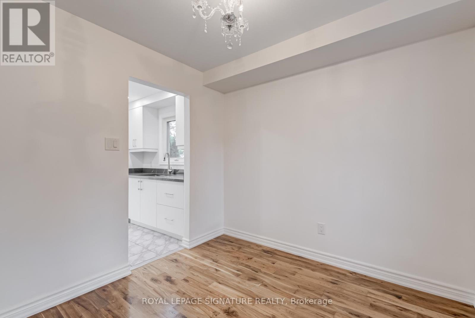Photo 17 of 36 Denlow Drive, Brampton ON