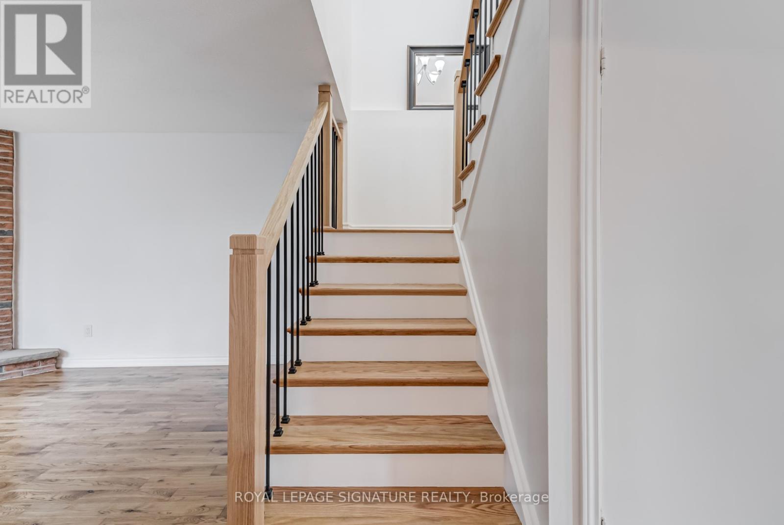 Photo 19 of 36 Denlow Drive, Brampton ON
