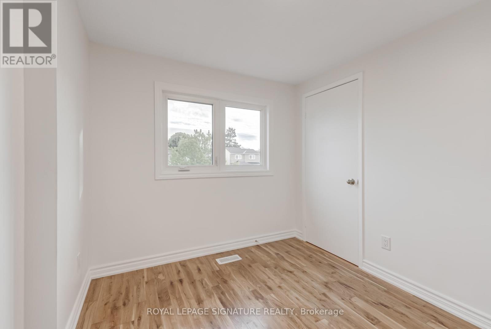 Photo 26 of 36 Denlow Drive, Brampton ON