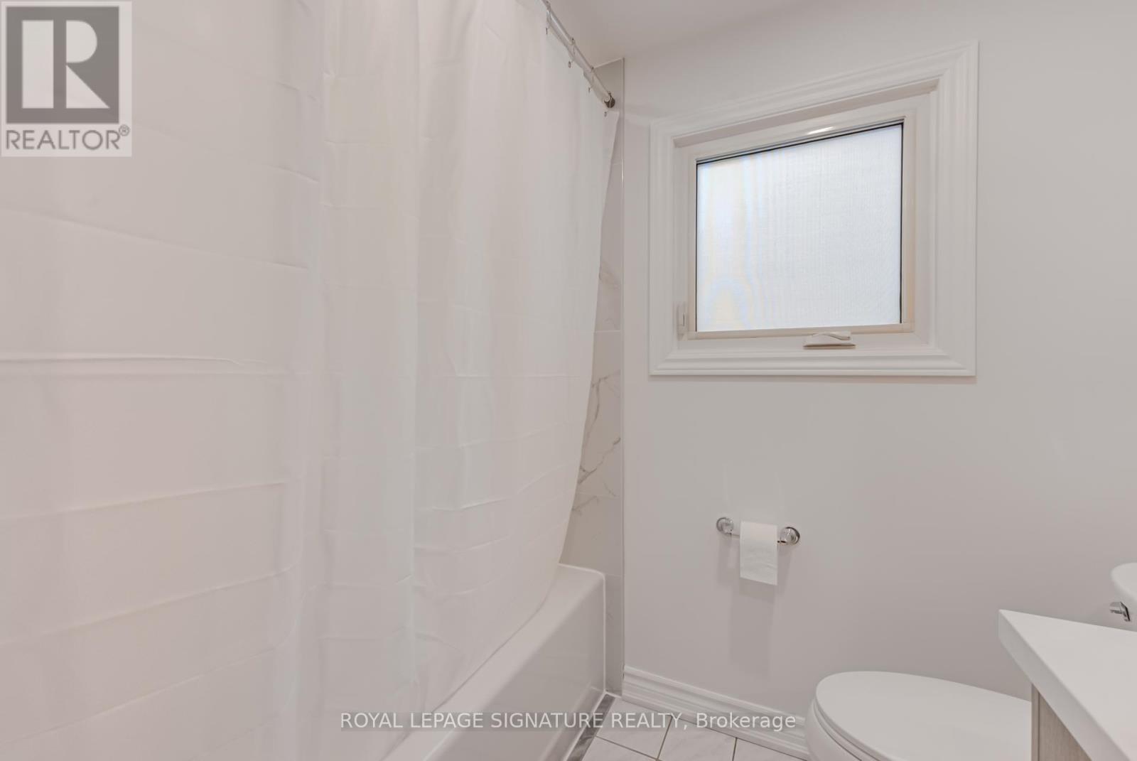 Photo 30 of 36 Denlow Drive, Brampton ON