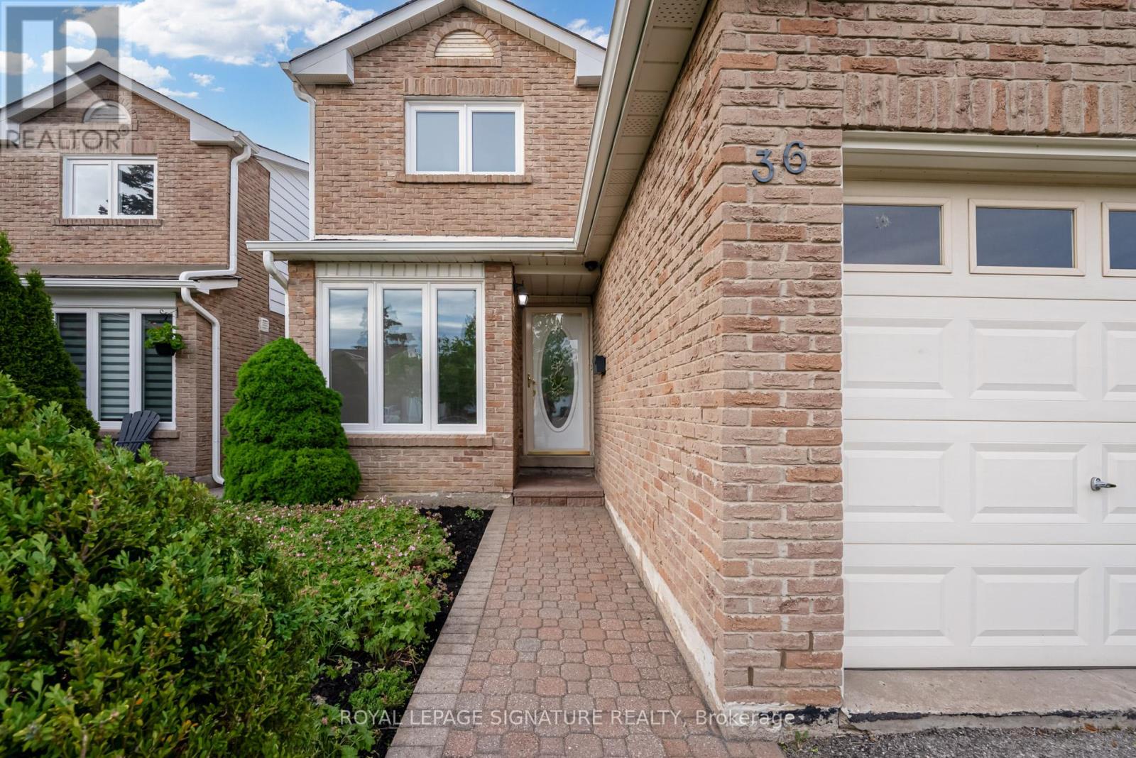 Photo 5 of 36 Denlow Drive, Brampton ON