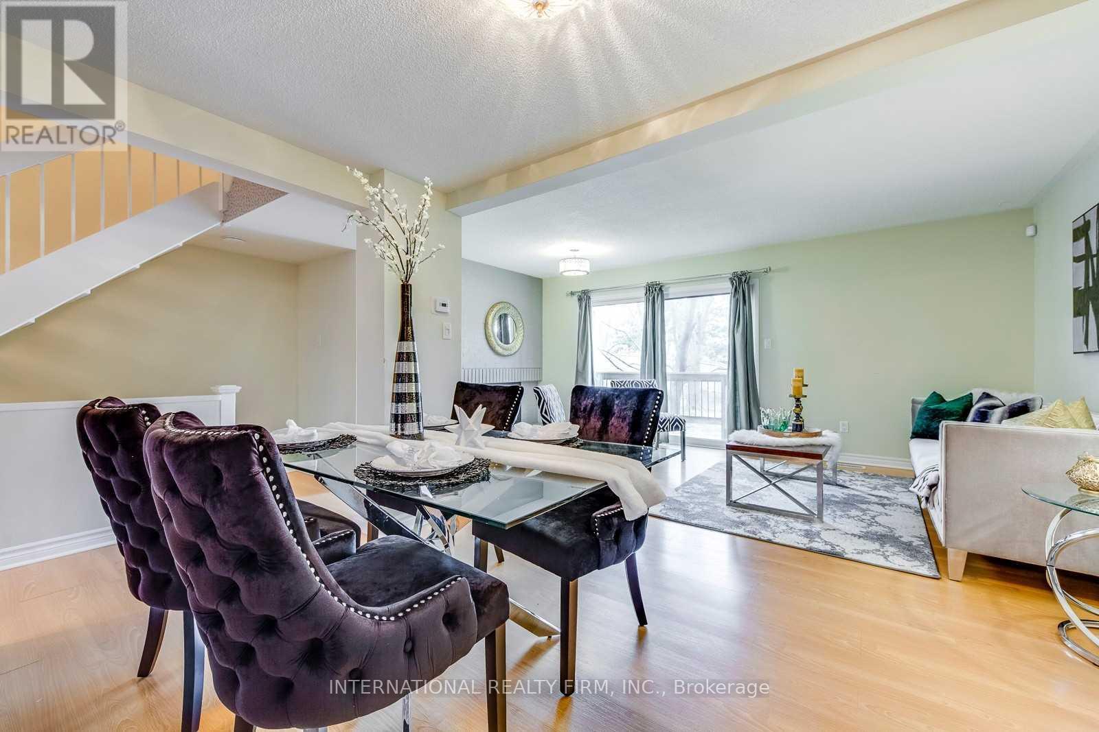 Photo 7 of 15 6855 Glen Erin Drive, Mississauga ON