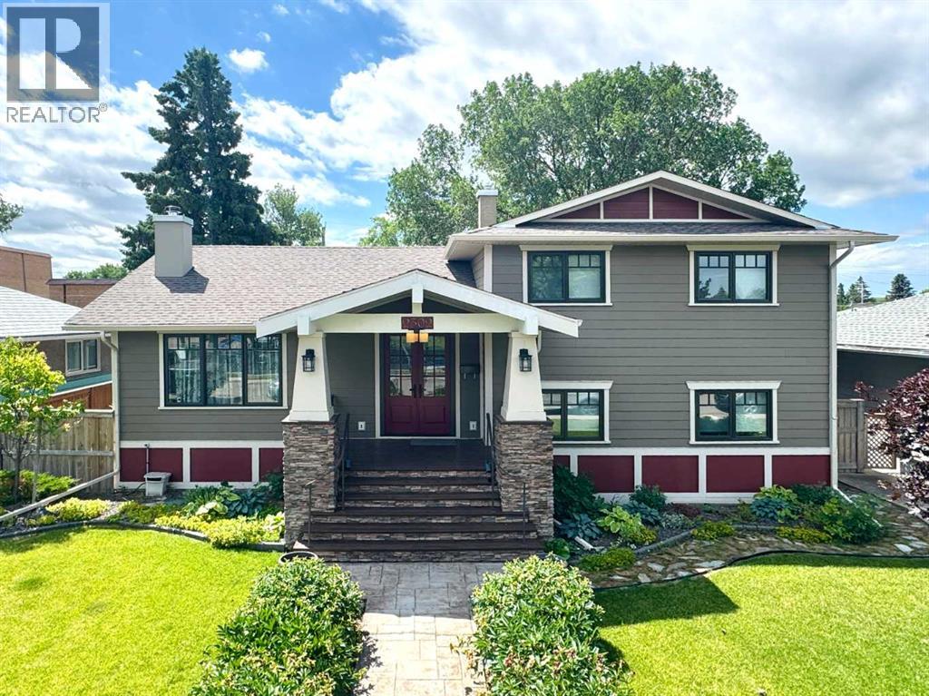 Photo 1 of 2302 14 Avenue S, Lethbridge AB
