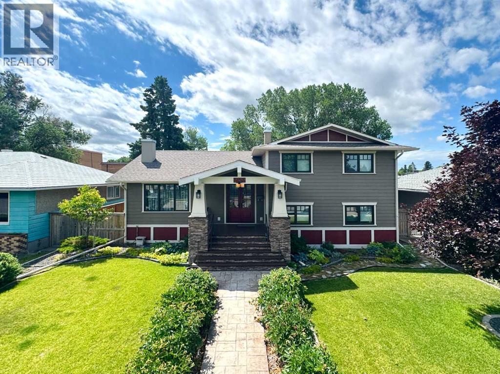 Photo 2 of 2302 14 Avenue S, Lethbridge AB