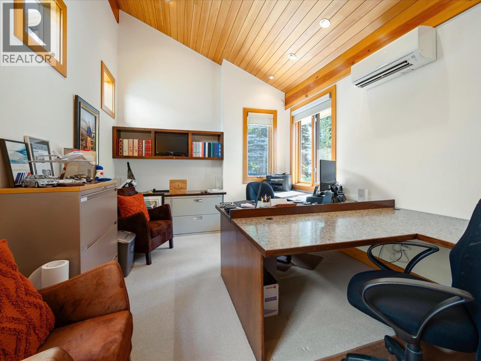 2341 GONDOLA WAY, Whistler