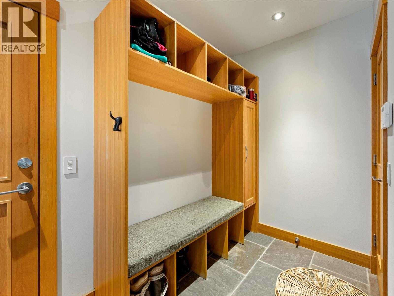 2341 GONDOLA WAY, Whistler