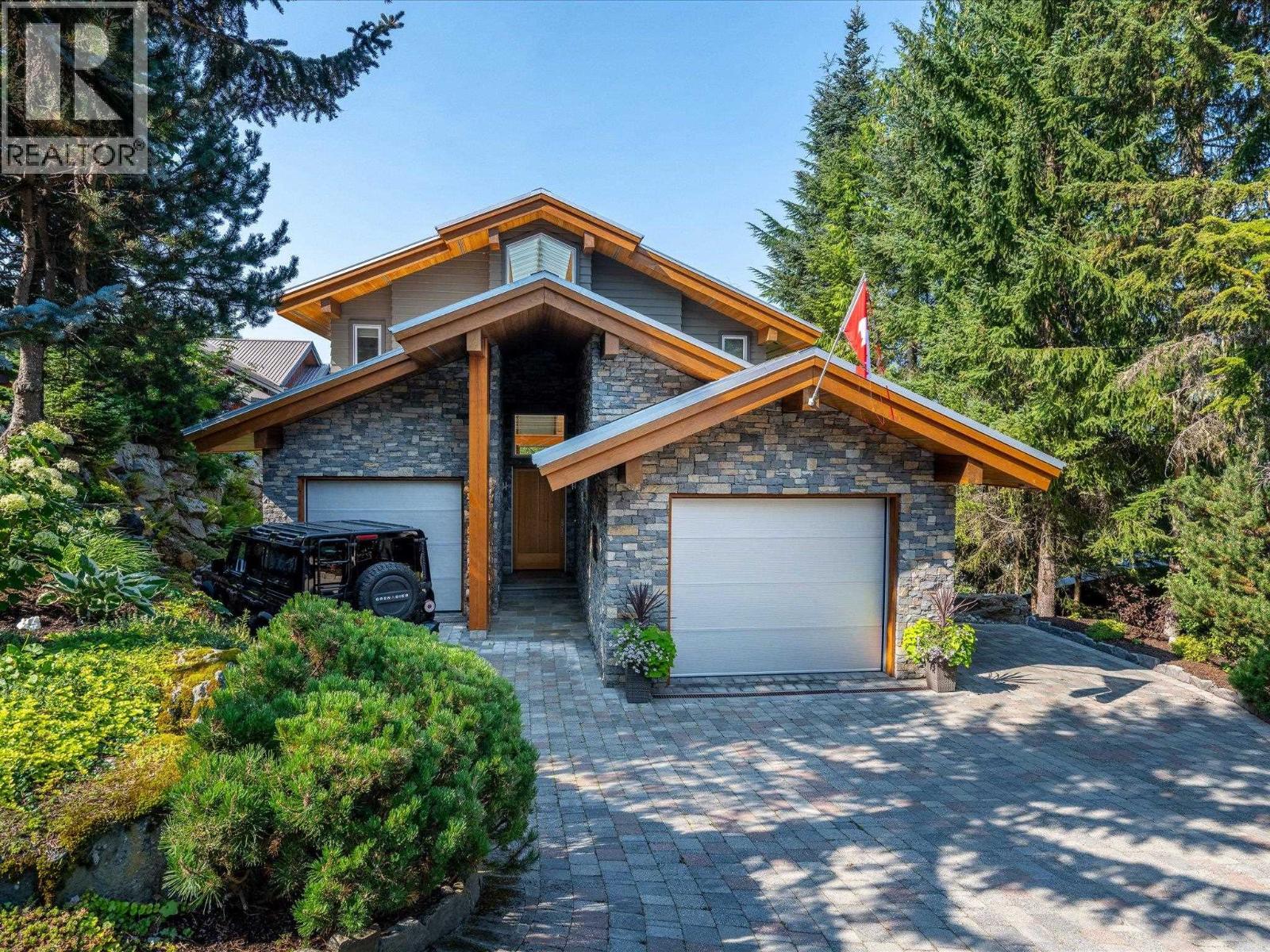 2341 GONDOLA WAY, Whistler