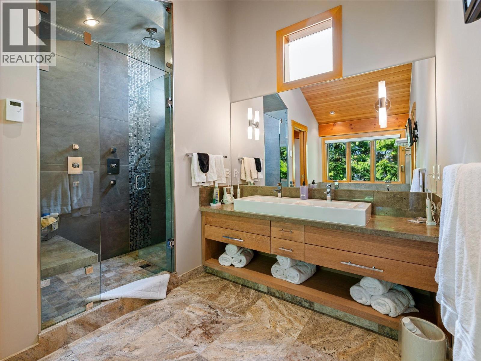 2341 GONDOLA WAY, Whistler