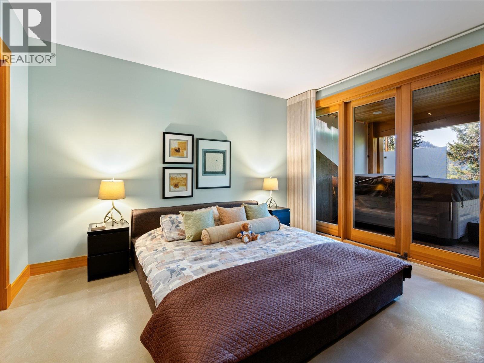 2341 GONDOLA WAY, Whistler