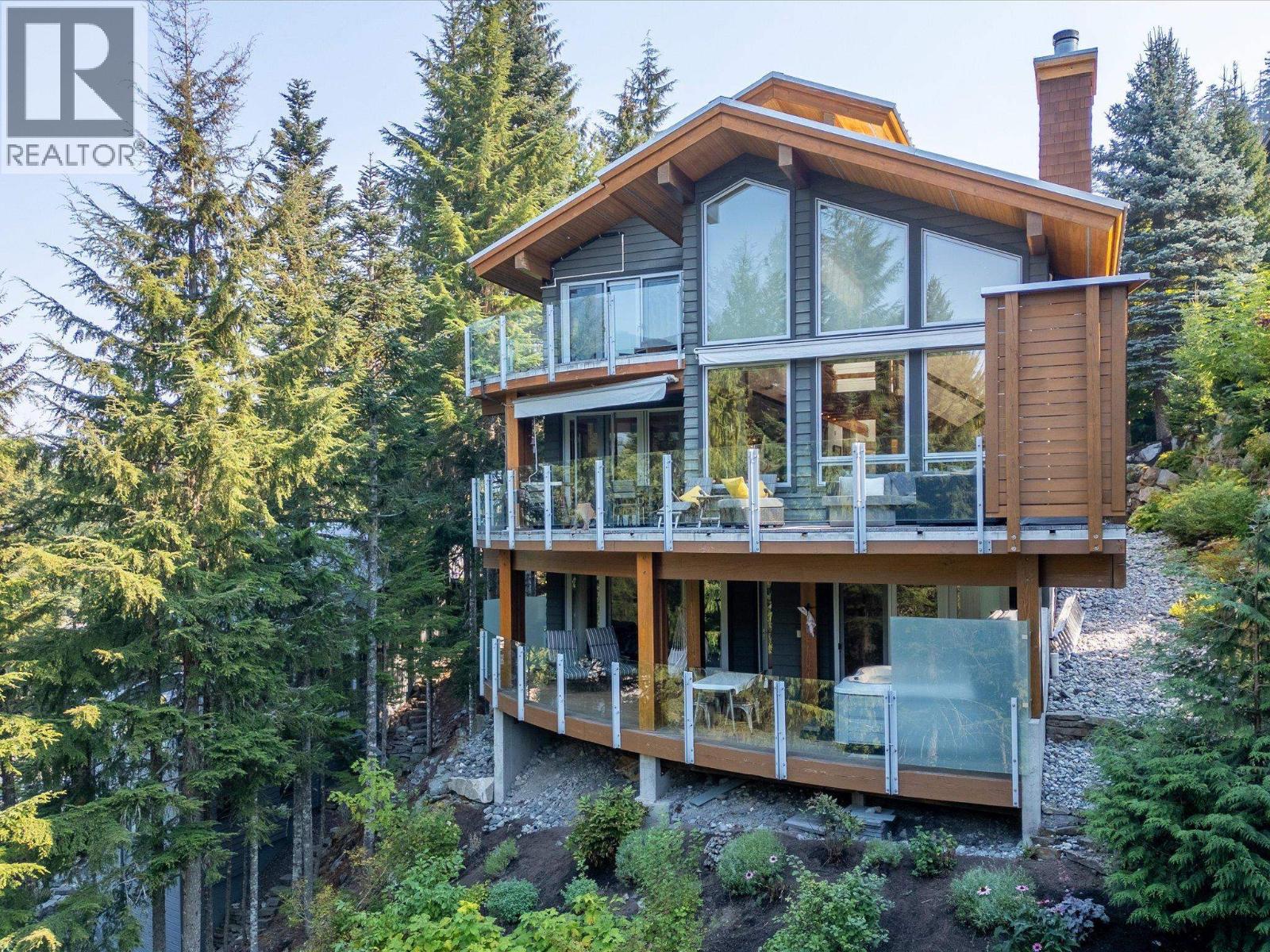 2341 GONDOLA WAY, Whistler