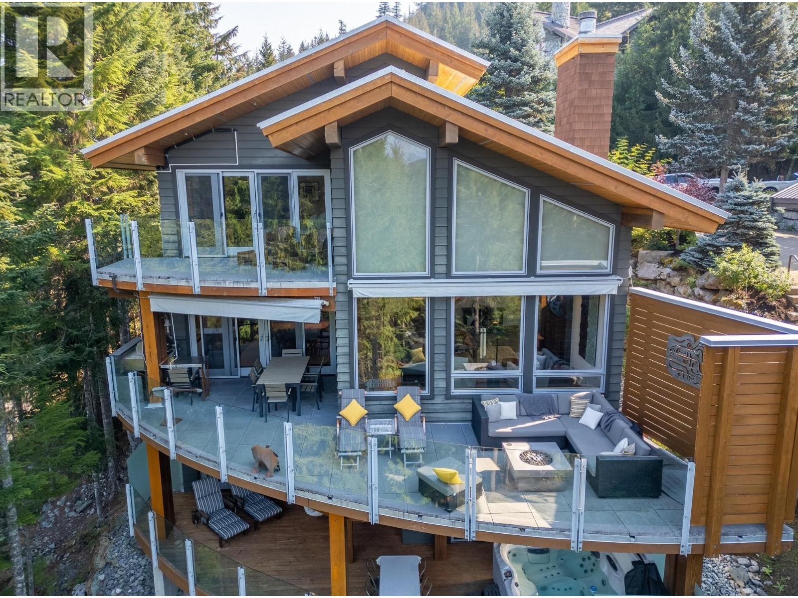 2341 GONDOLA WAY, Whistler