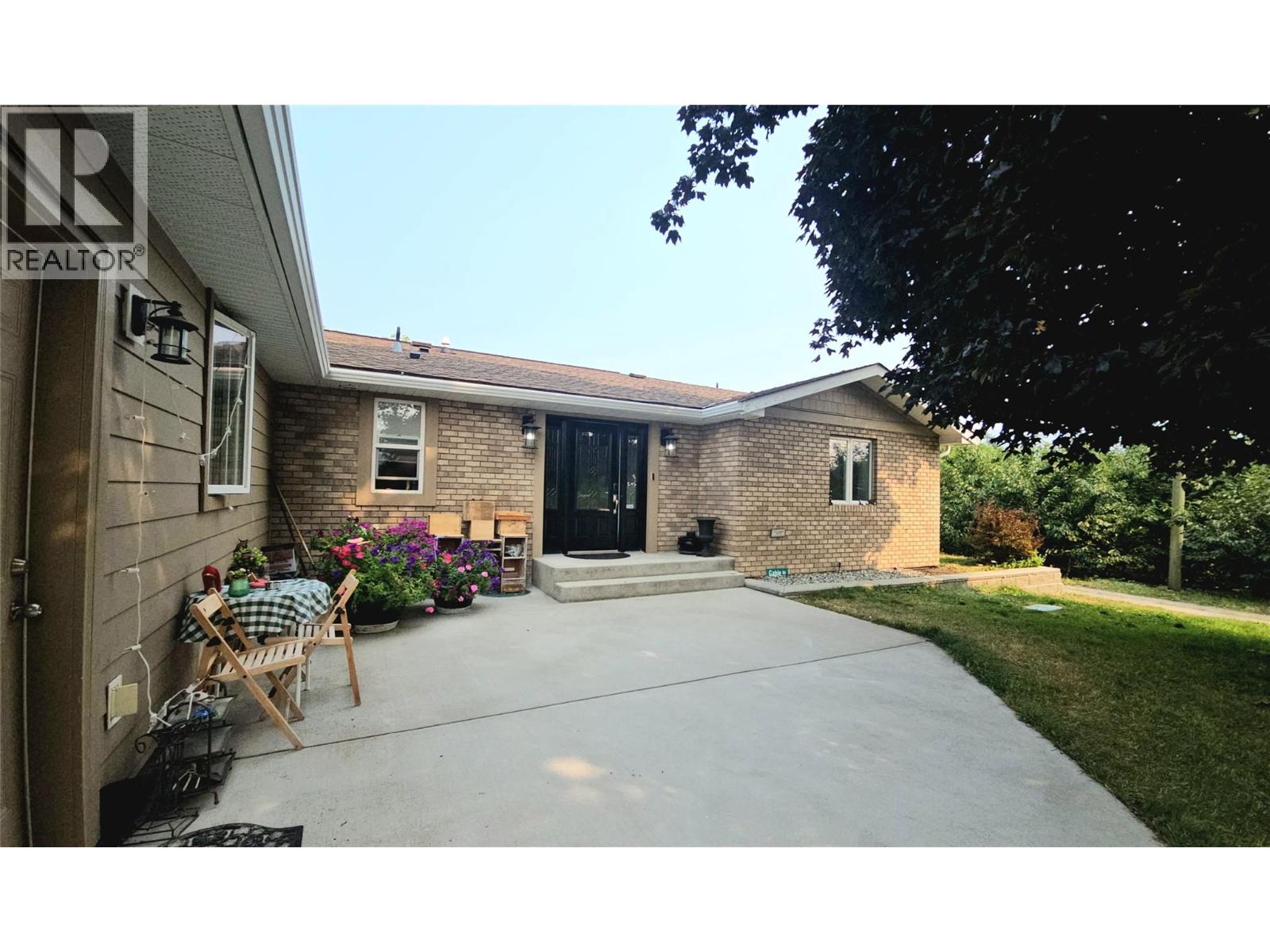 10774 Okanagan Centre Road East, Lake Country