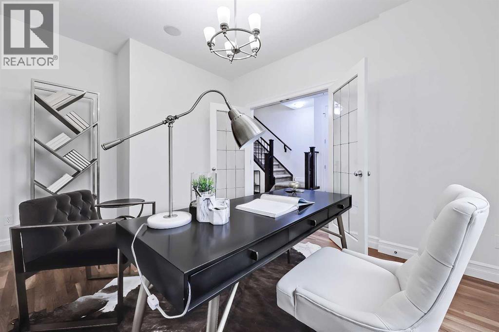 Photo 6 of 2045 48 Avenue Sw, Calgary AB
