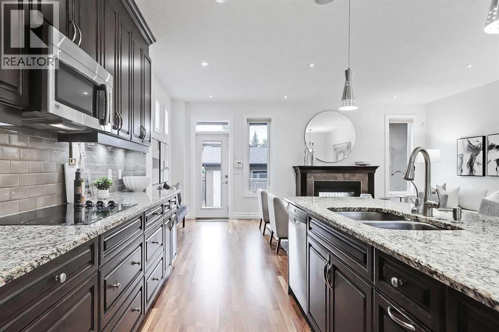Photo 13 of 2045 48 Avenue Sw, Calgary AB