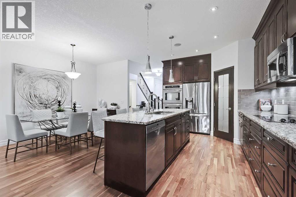 Photo 14 of 2045 48 Avenue Sw, Calgary AB