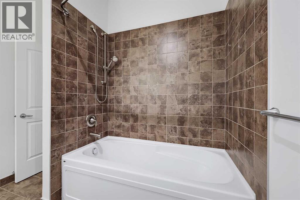 Photo 31 of 2045 48 Avenue Sw, Calgary AB