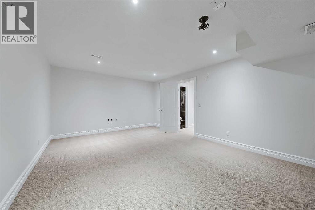 Photo 35 of 2045 48 Avenue Sw, Calgary AB