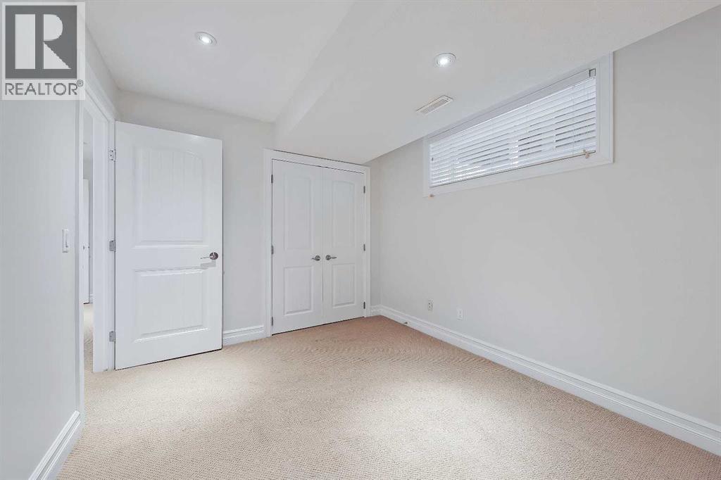 Photo 37 of 2045 48 Avenue Sw, Calgary AB