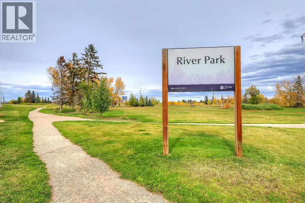 Photo 49 of 2045 48 Avenue Sw, Calgary AB