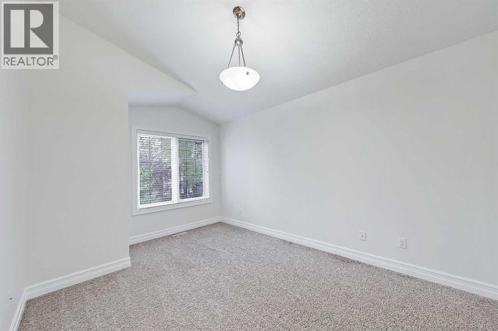 Photo 28 of 2045 48 Avenue Sw, Calgary AB