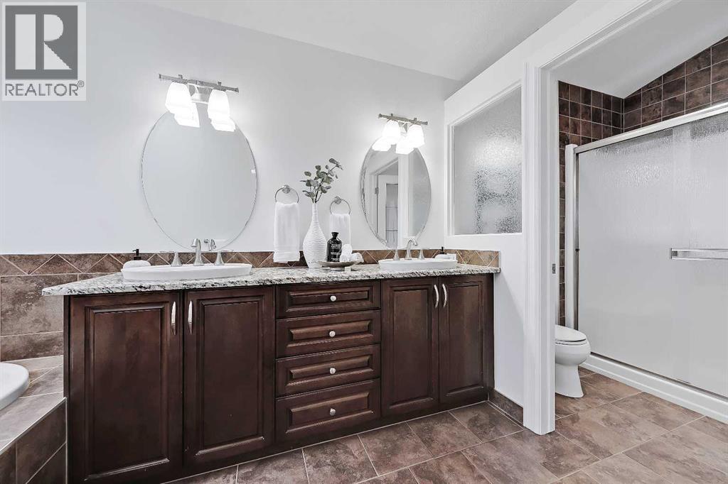 Photo 26 of 2045 48 Avenue Sw, Calgary AB