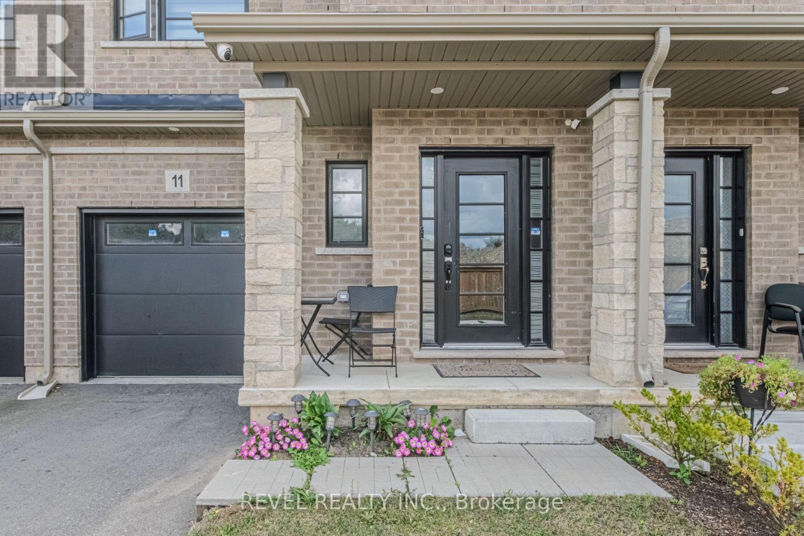Photo 2 of 11 520 Grey Street, Brantford ON