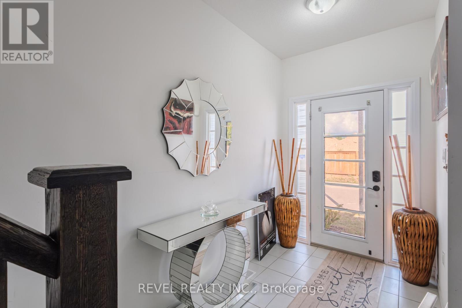Photo 3 of 11 520 Grey Street, Brantford ON