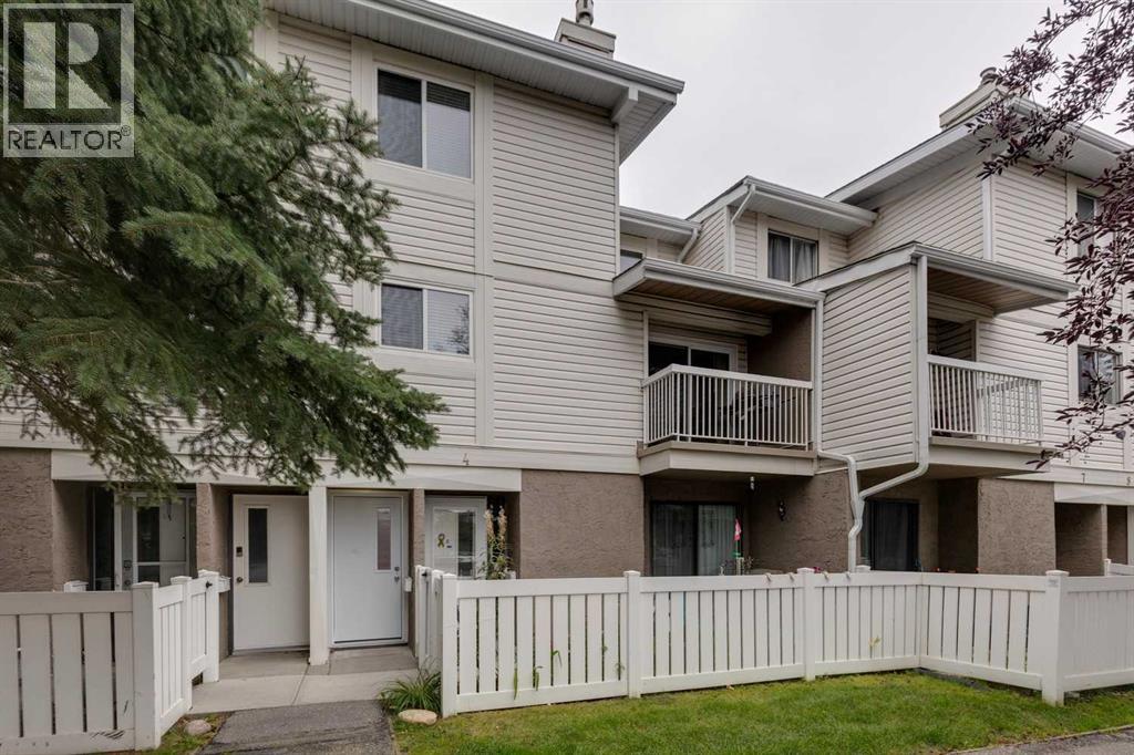 Photo 1 of 5 3015 51 Street Sw, Calgary AB