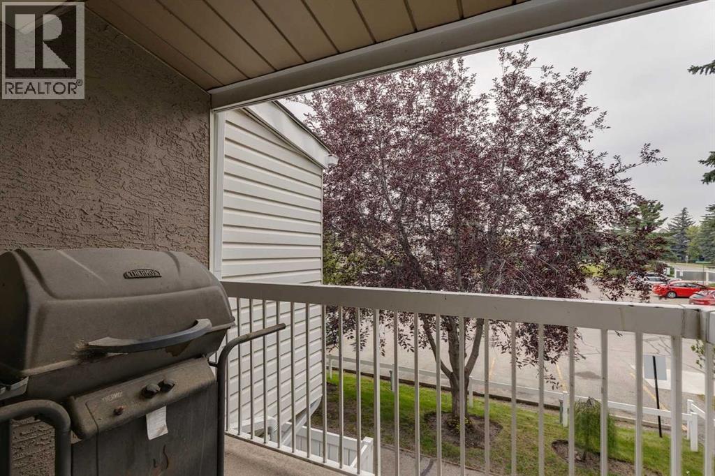 Photo 8 of 5 3015 51 Street Sw, Calgary AB