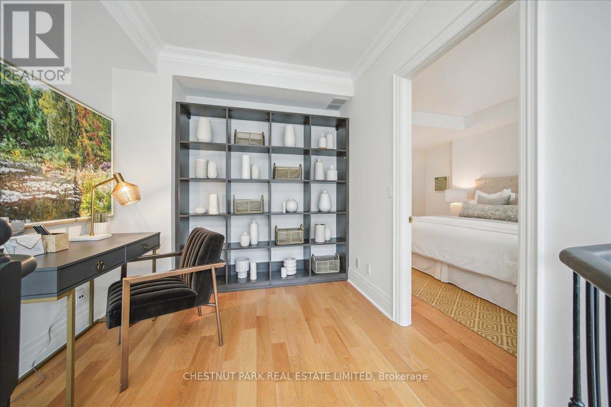 Photo 10 of 203 33 Delisle Avenue, Toronto ON