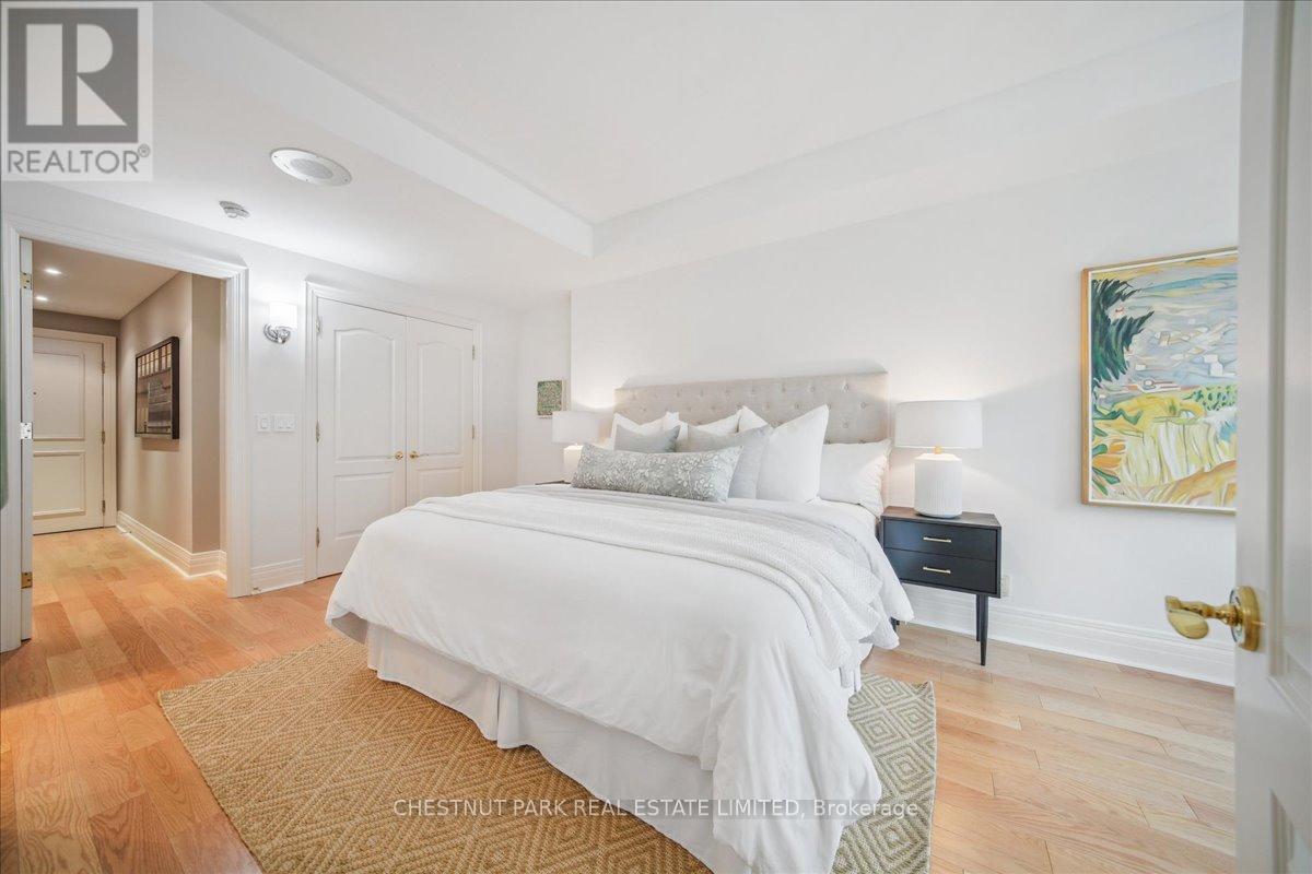 Photo 17 of 203 33 Delisle Avenue, Toronto ON