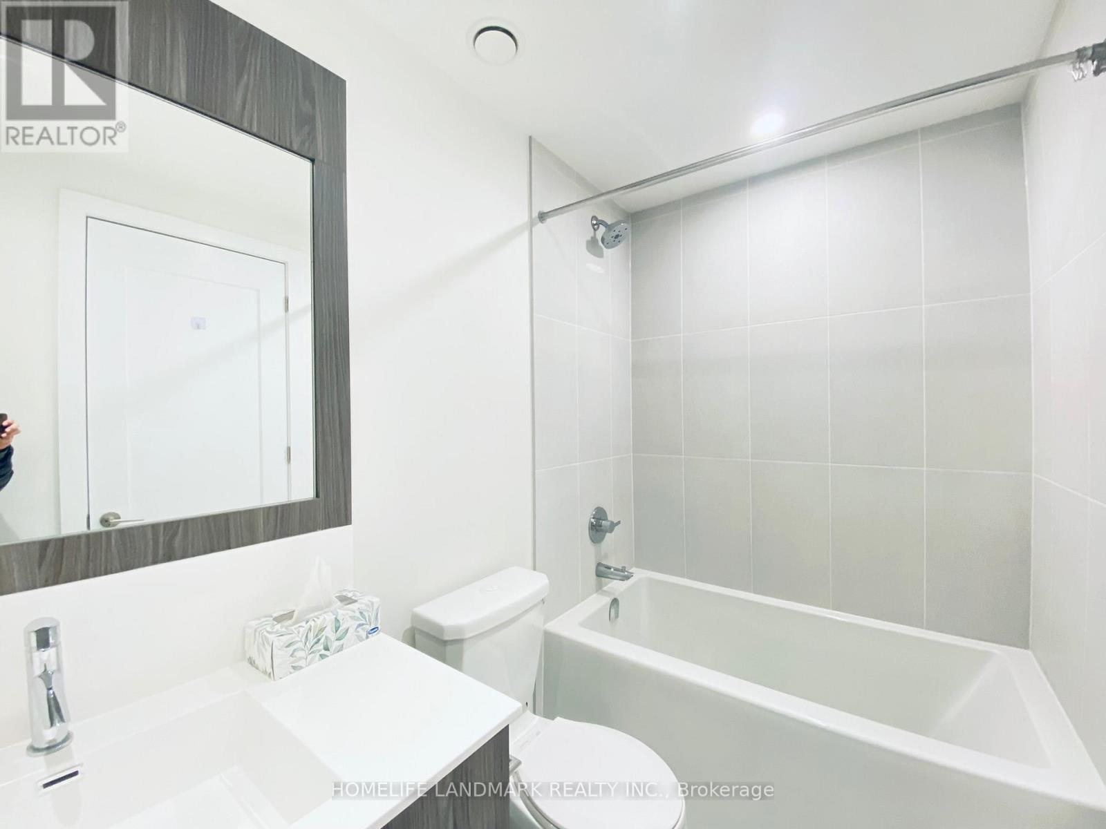 Photo 9 of 1240 25 Adra Grado Way, Toronto ON