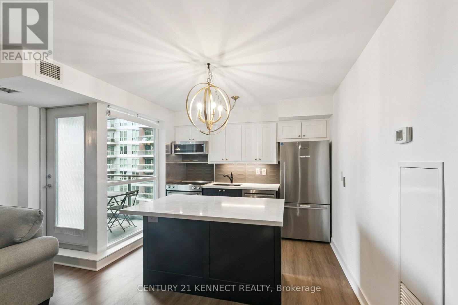 Photo 10 of 1502 80 Western Battery Road, Toronto ON