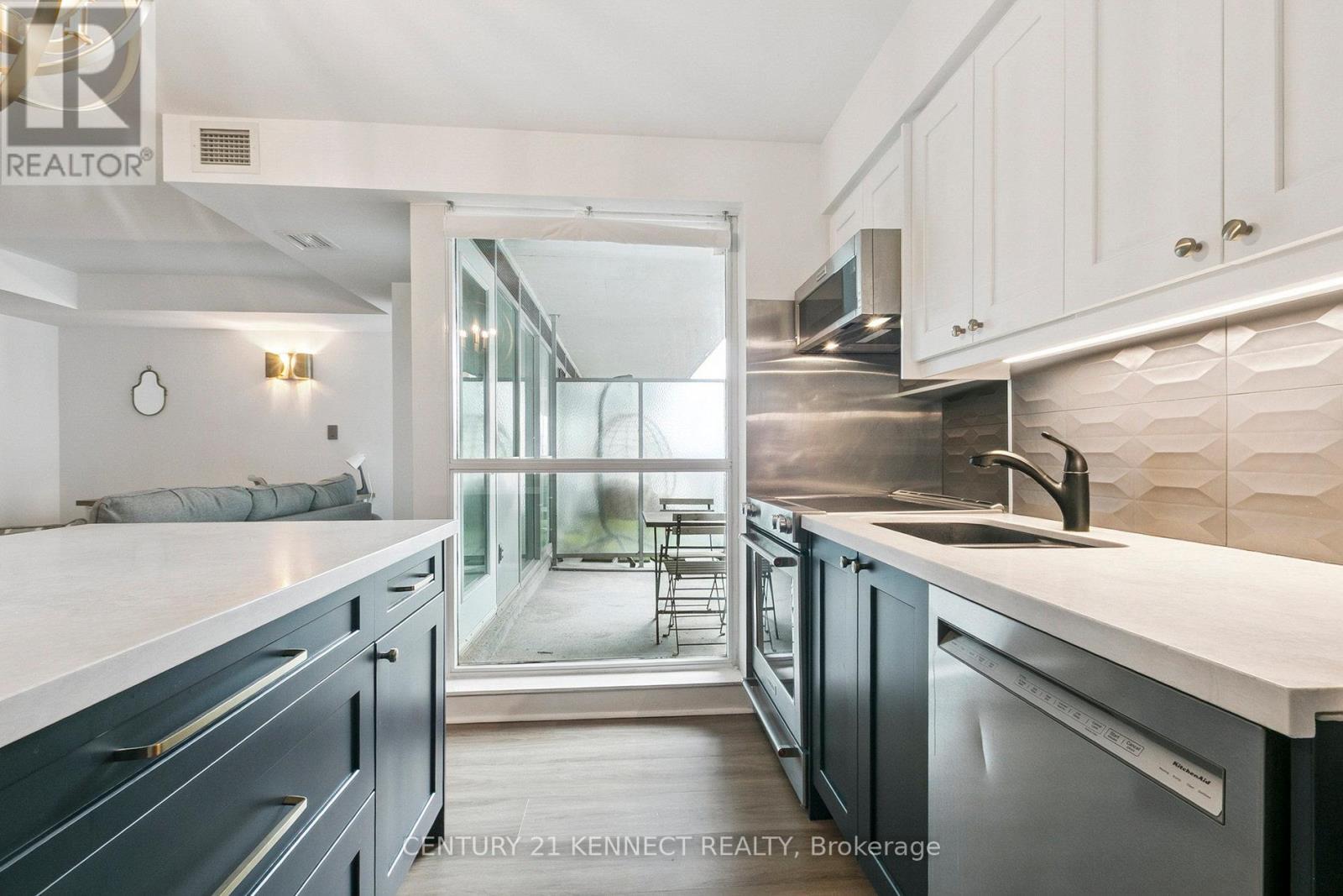 Photo 12 of 1502 80 Western Battery Road, Toronto ON