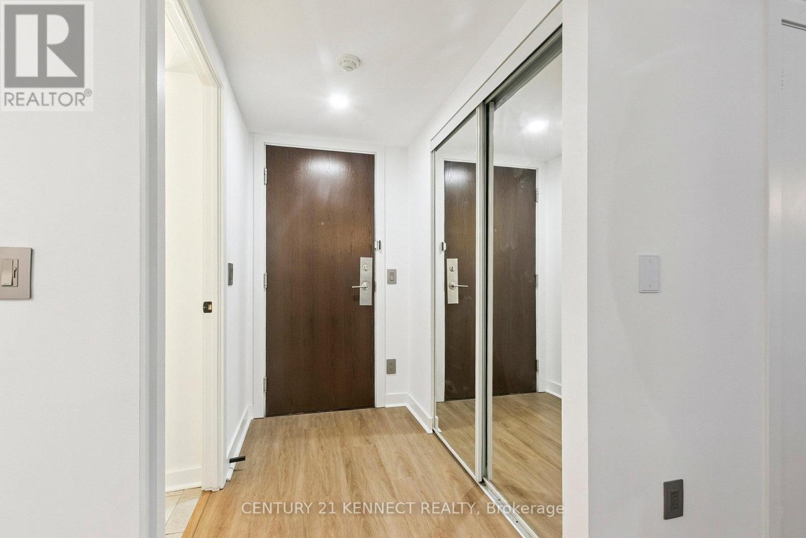 Photo 2 of 1502 80 Western Battery Road, Toronto ON
