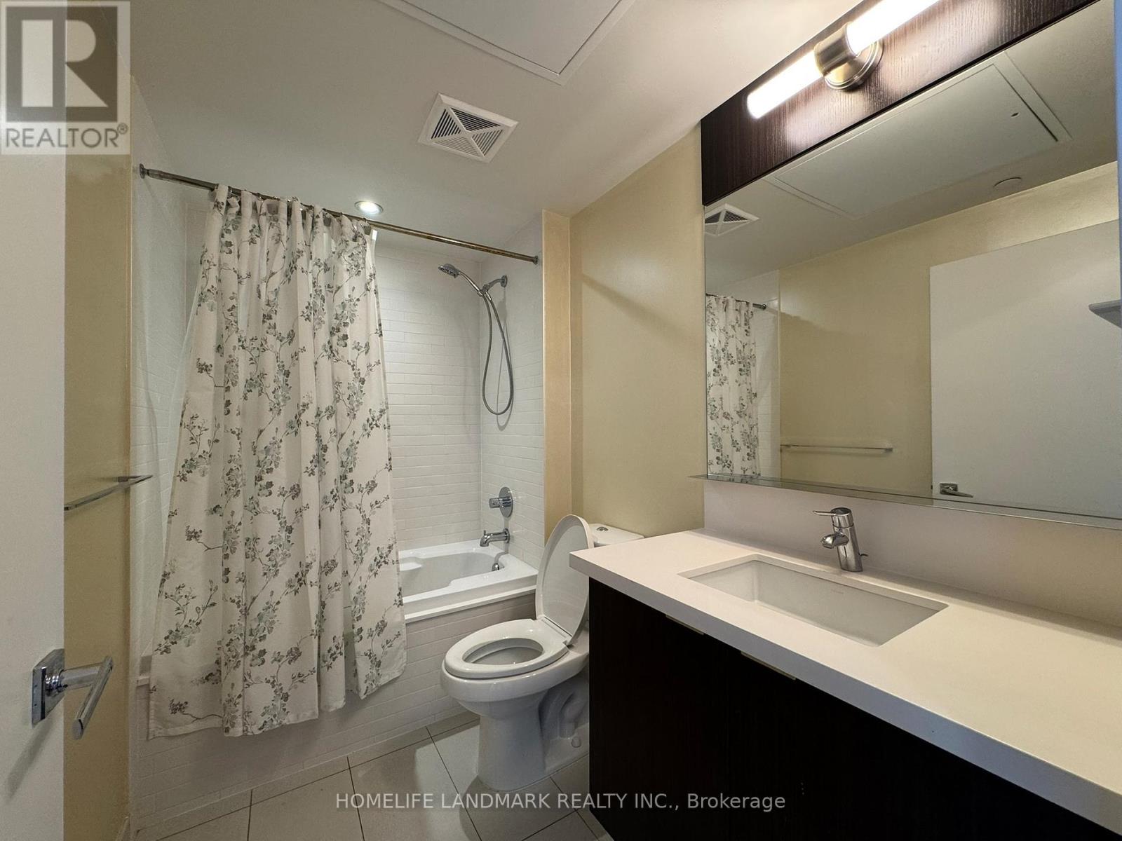 Photo 13 of 3010 21 Widmer Street, Toronto ON