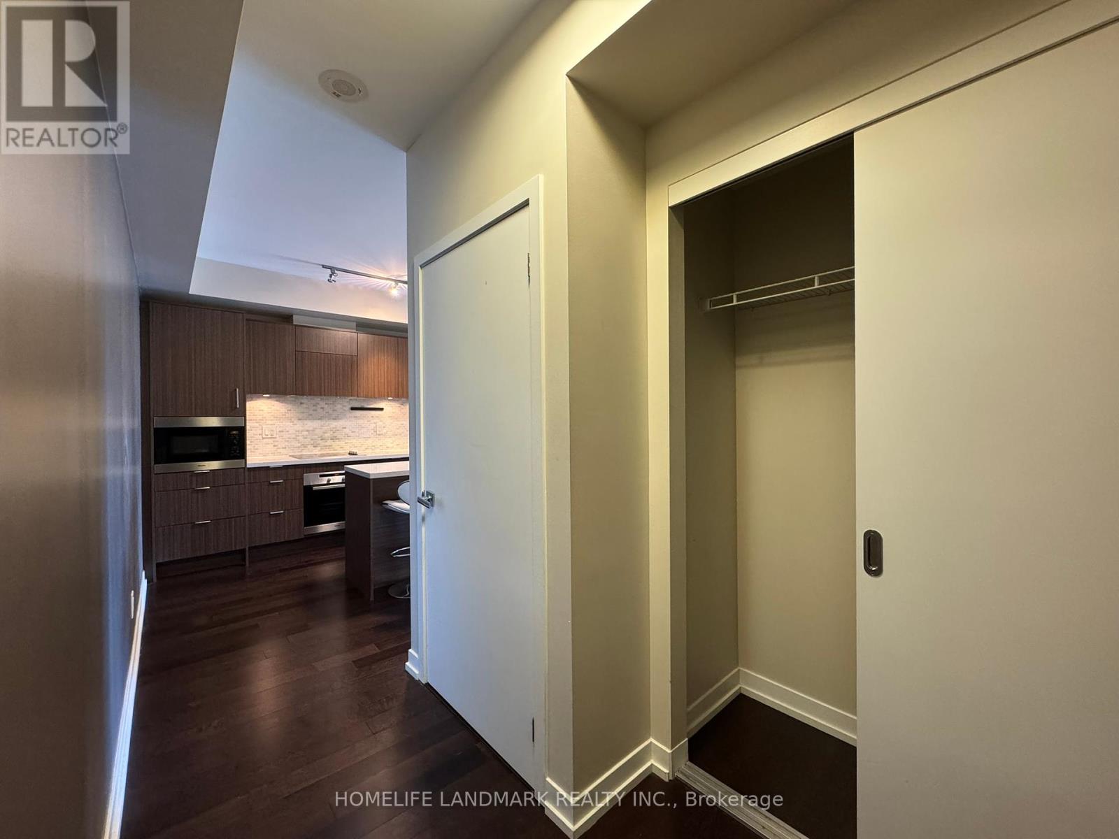 Photo 15 of 3010 21 Widmer Street, Toronto ON