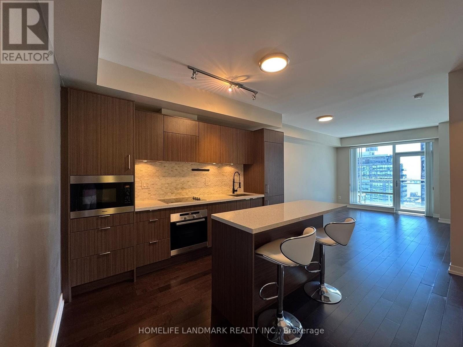 Photo 4 of 3010 21 Widmer Street, Toronto ON