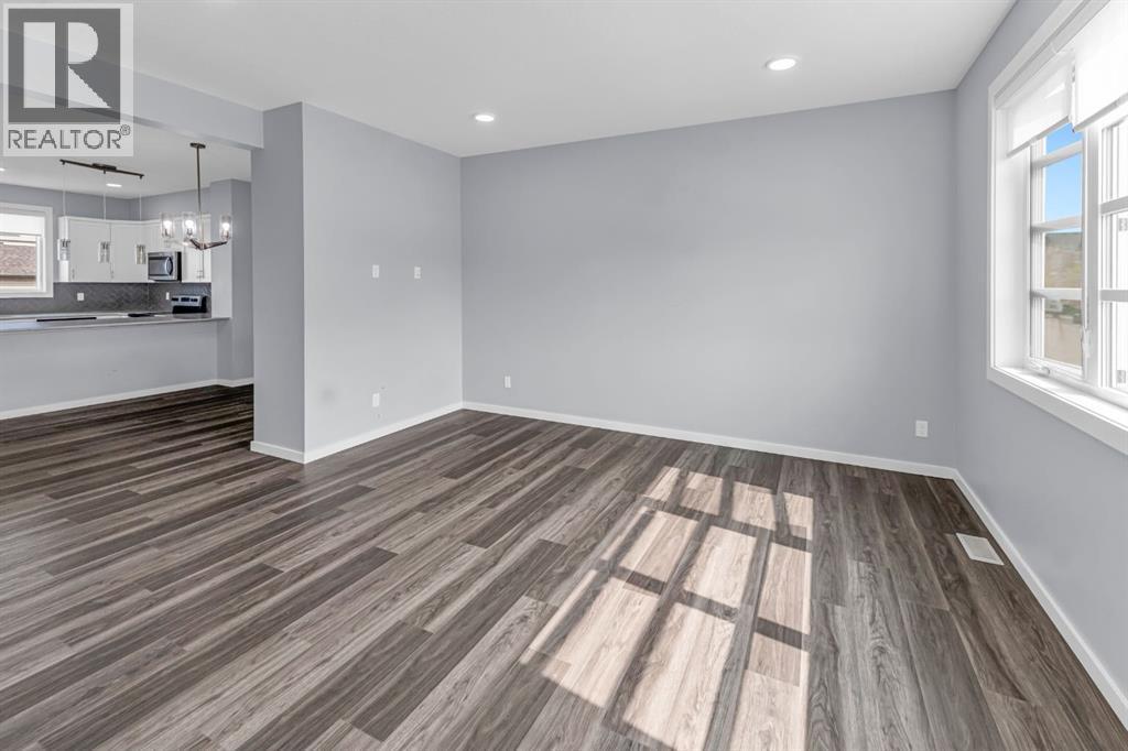 Photo 2 of 310 Savanna Terrace Ne, Calgary AB