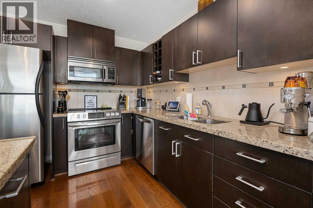 Photo 9 of 2005 77 Spruce Place Sw, Calgary AB