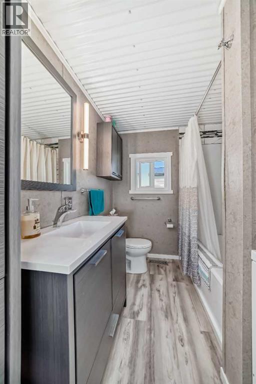 Photo 22 of 24 1219 Limit Avenue, Crossfield AB