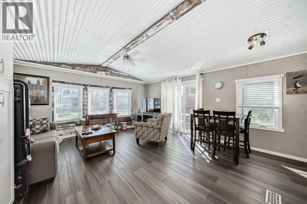 Photo 13 of 24 1219 Limit Avenue, Crossfield AB