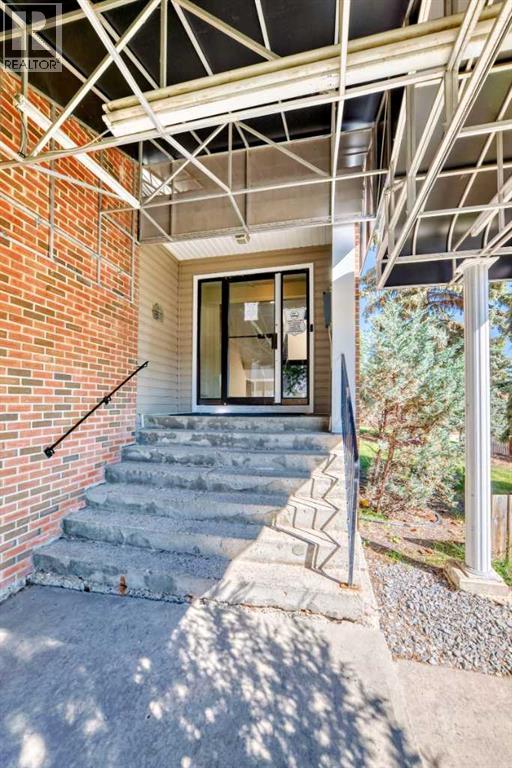 Photo 5 of 104 7164 Parke Avenue, Red Deer AB