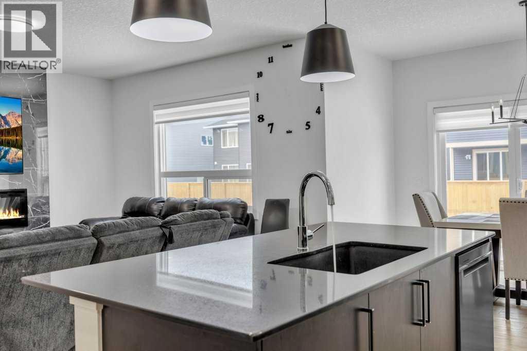 Photo 11 of 1098 Midtown Avenue Sw, Airdrie AB