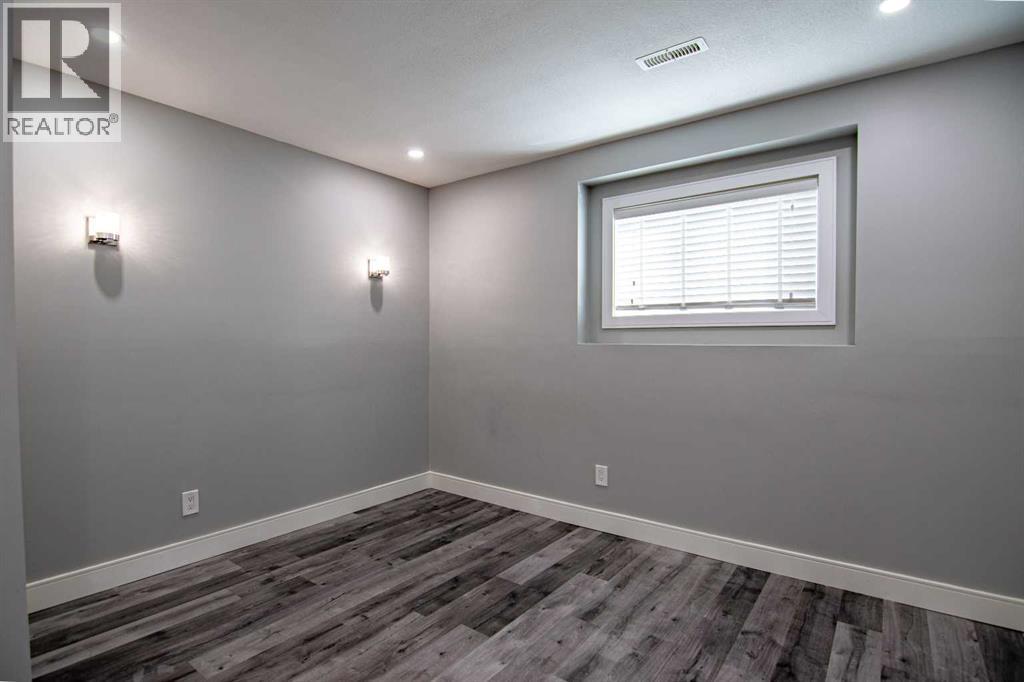 Photo 30 of 93 Ellenwood Drive, Red Deer AB